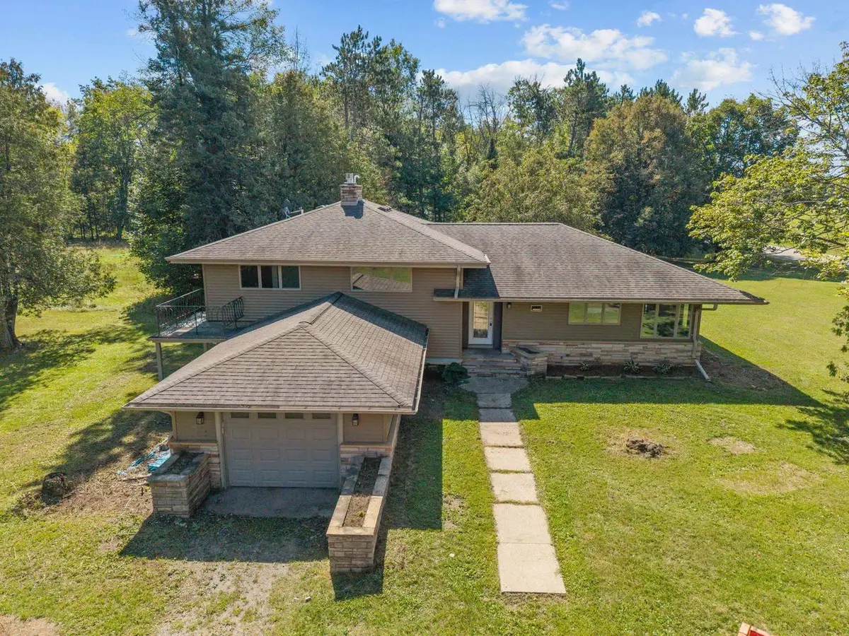 N11822 COUNTY ROAD P, Iola, WI 54945 - #1