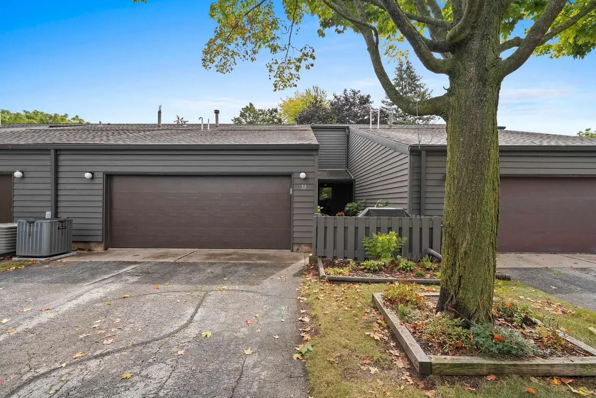 33 WEBSTER HEIGHTS DRIVE, Green Bay, WI 54301 - #1