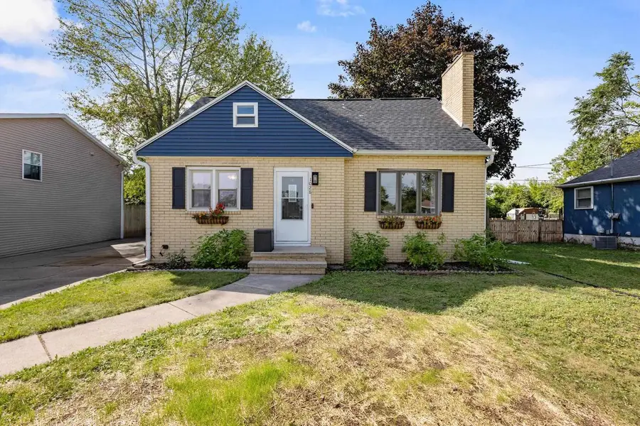 1028 MAYER STREET, Menasha, WI 54952 - #2