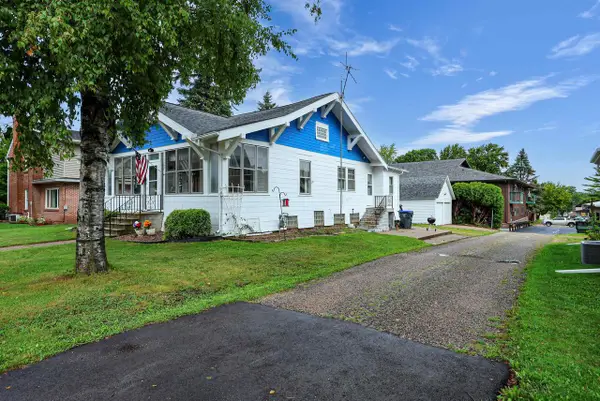 207 E HANCOCK STREET, New London, WI 54961