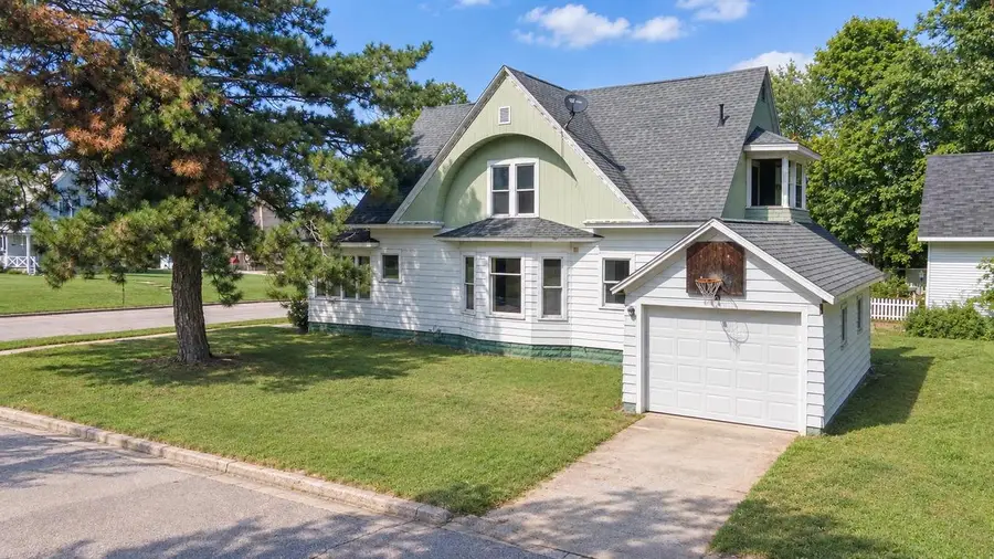 630 MILL STREET, Manawa, WI 54949 - #2