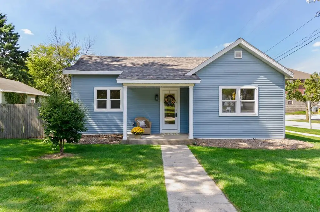 402 4TH STREET, De Pere, WI 54115 - #1