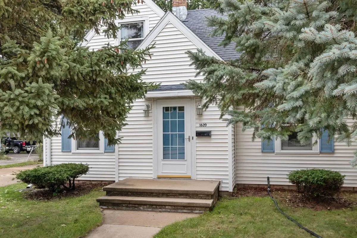 1620 N RICHMOND STREET, Appleton, WI 54911 - #1