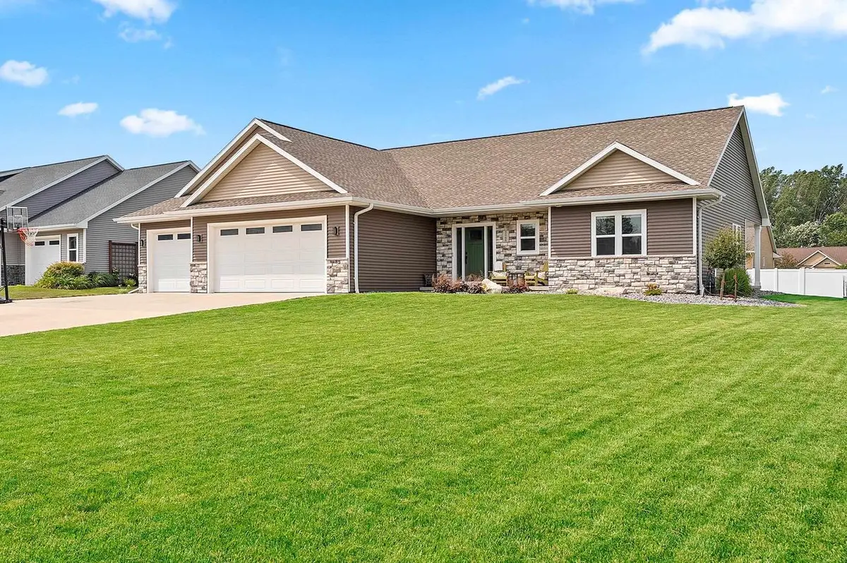 2066 FESCUE WAY, Suamico, WI 54313 - #1