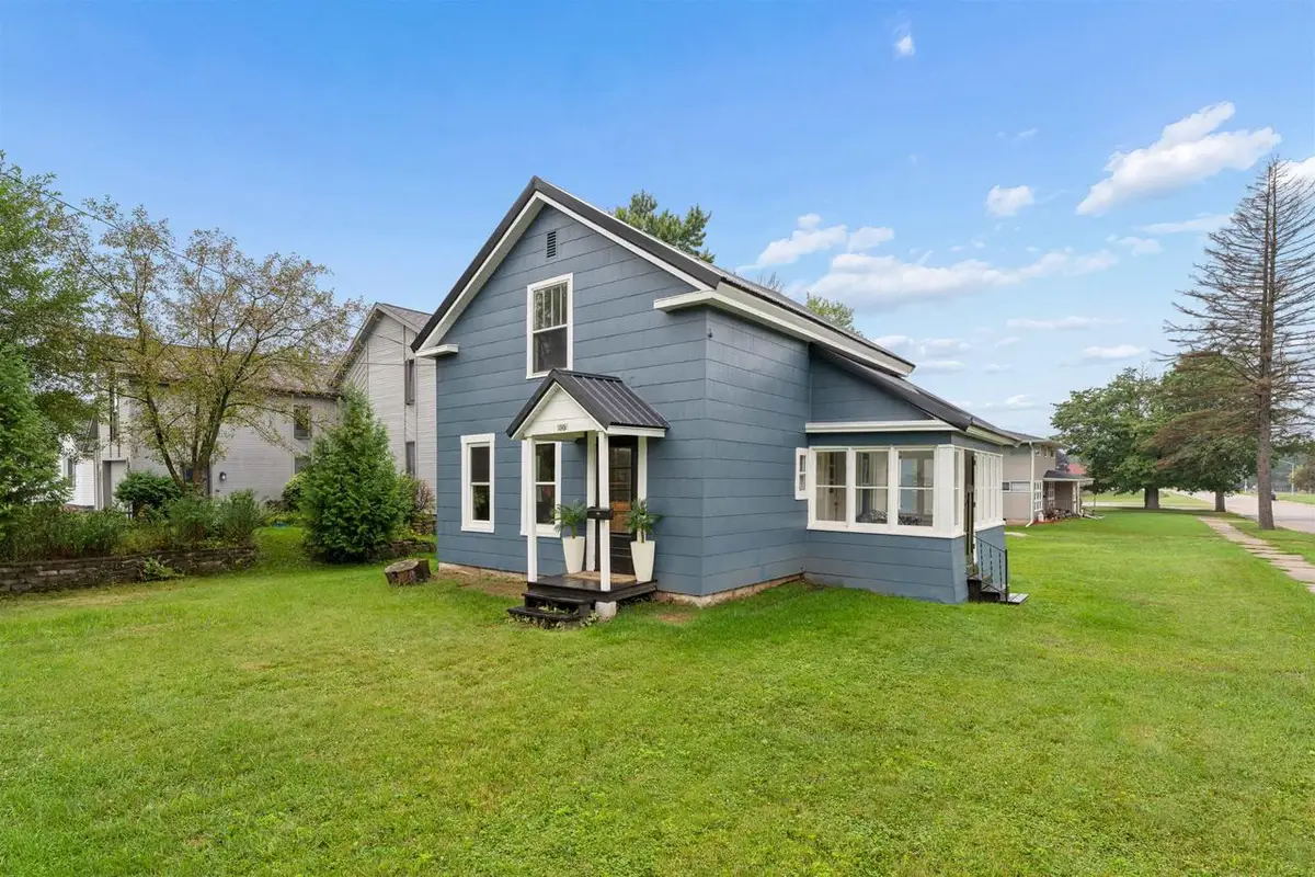 803 OSHKOSH STREET, New London, WI 54961 - #1