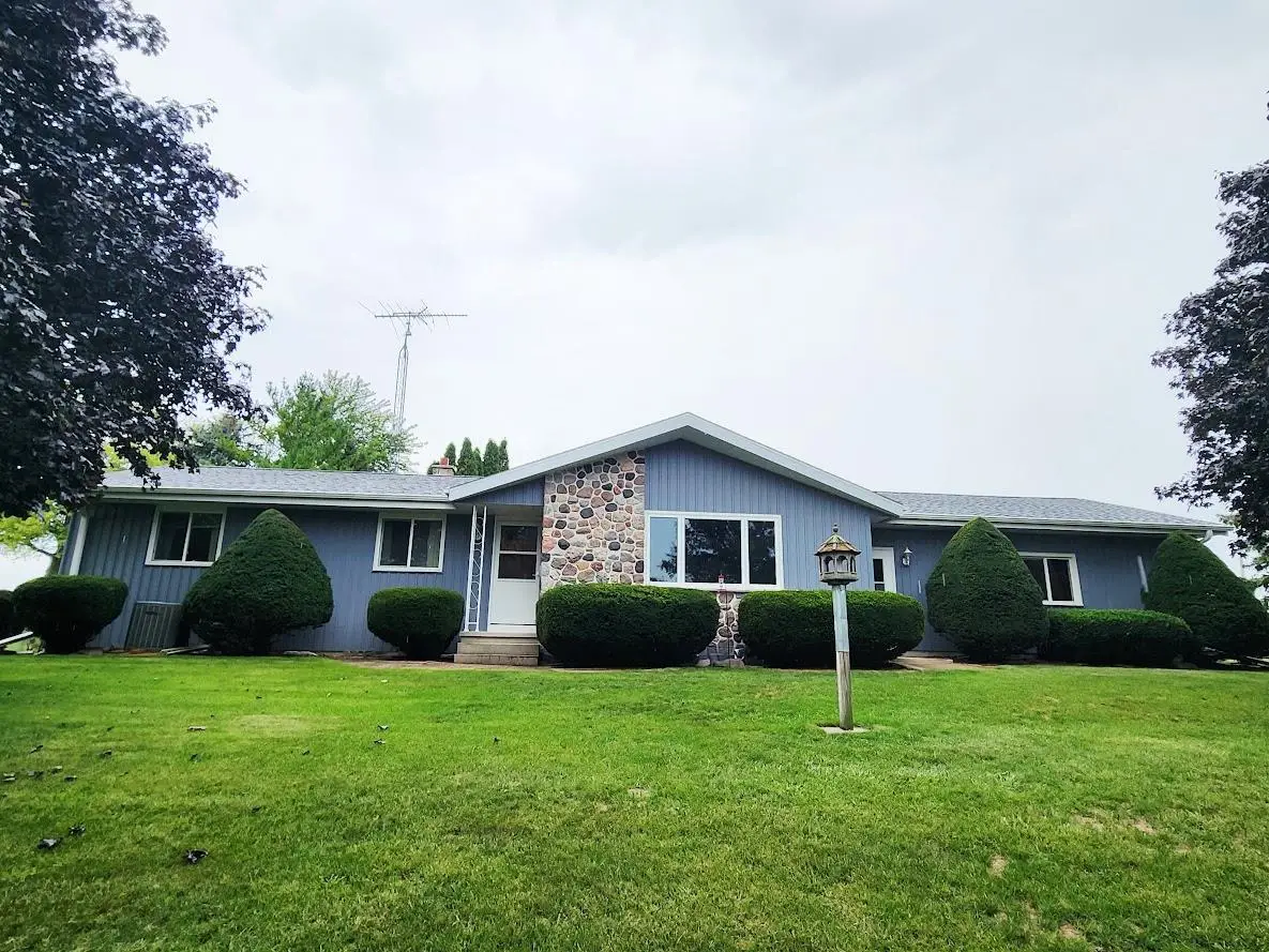W2998 LEDGE ROAD, Mount Calvary, WI 53057 - #1