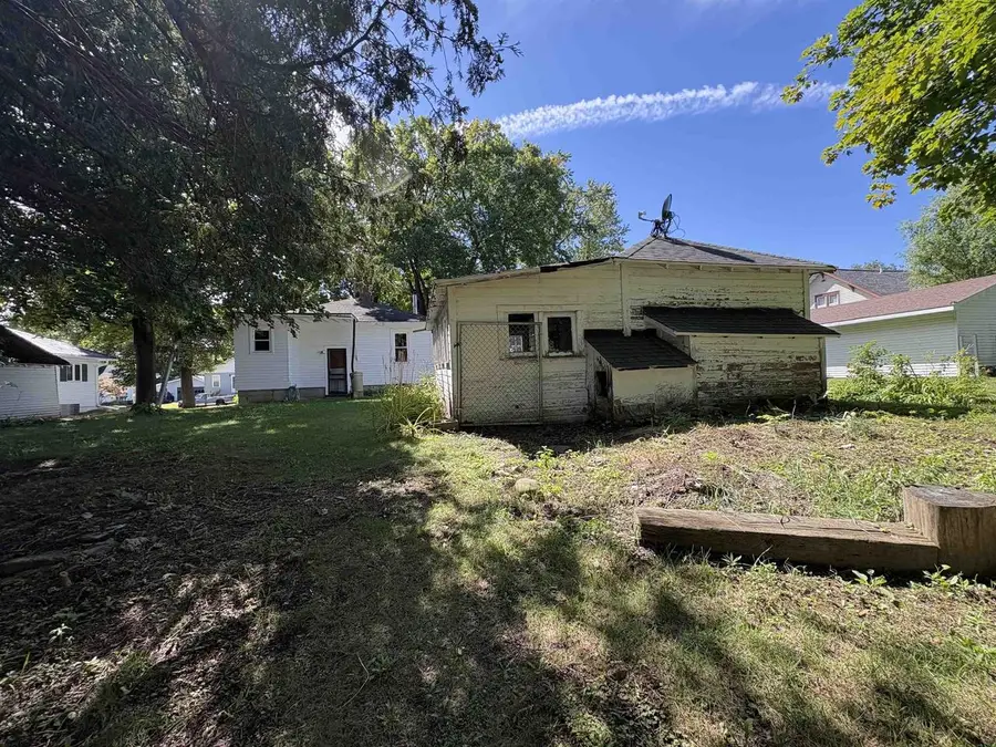 38 18TH STREET, Clintonville, WI 54929 - #2