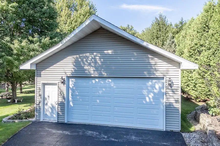 N1145 ROENA LANE, Hortonville, WI 54944 - #2