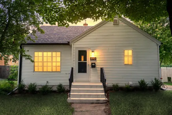 810 E 1ST STREET, Kimberly, WI 54136