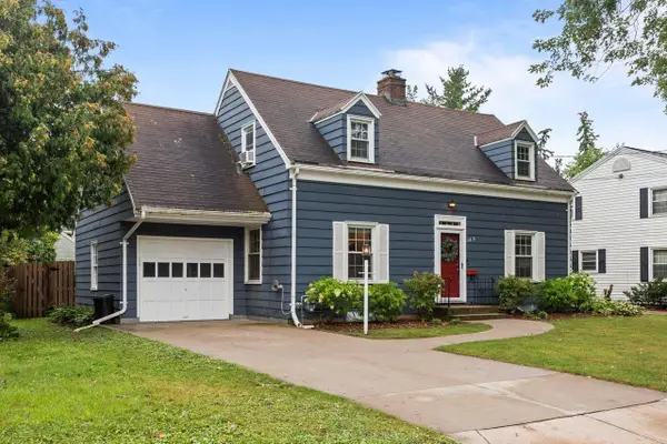 165 RIVER DRIVE, Appleton, WI 54915