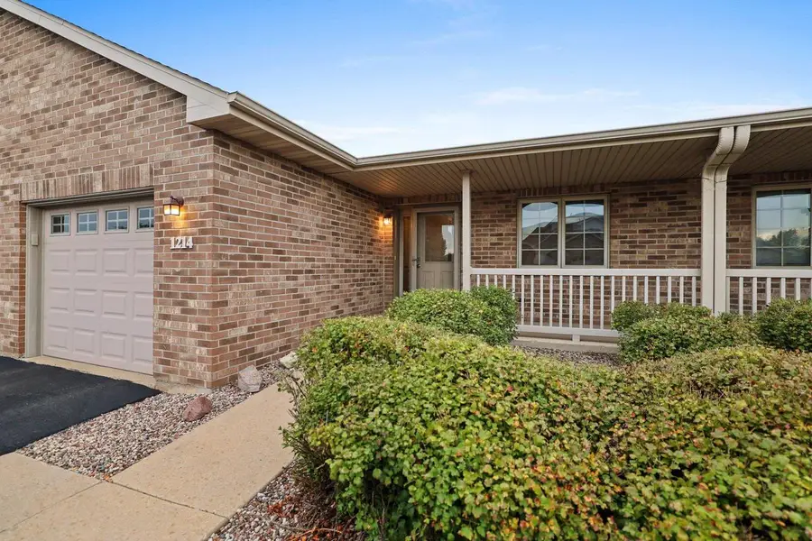 1214 POND VIEW CIRCLE, De Pere, WI 54115 - #2