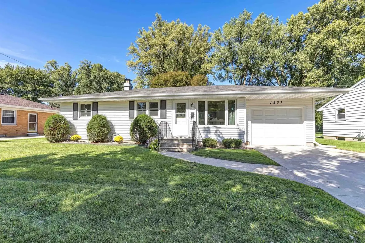 1237 N LOCUST STREET, Green Bay, WI 54303 - #1