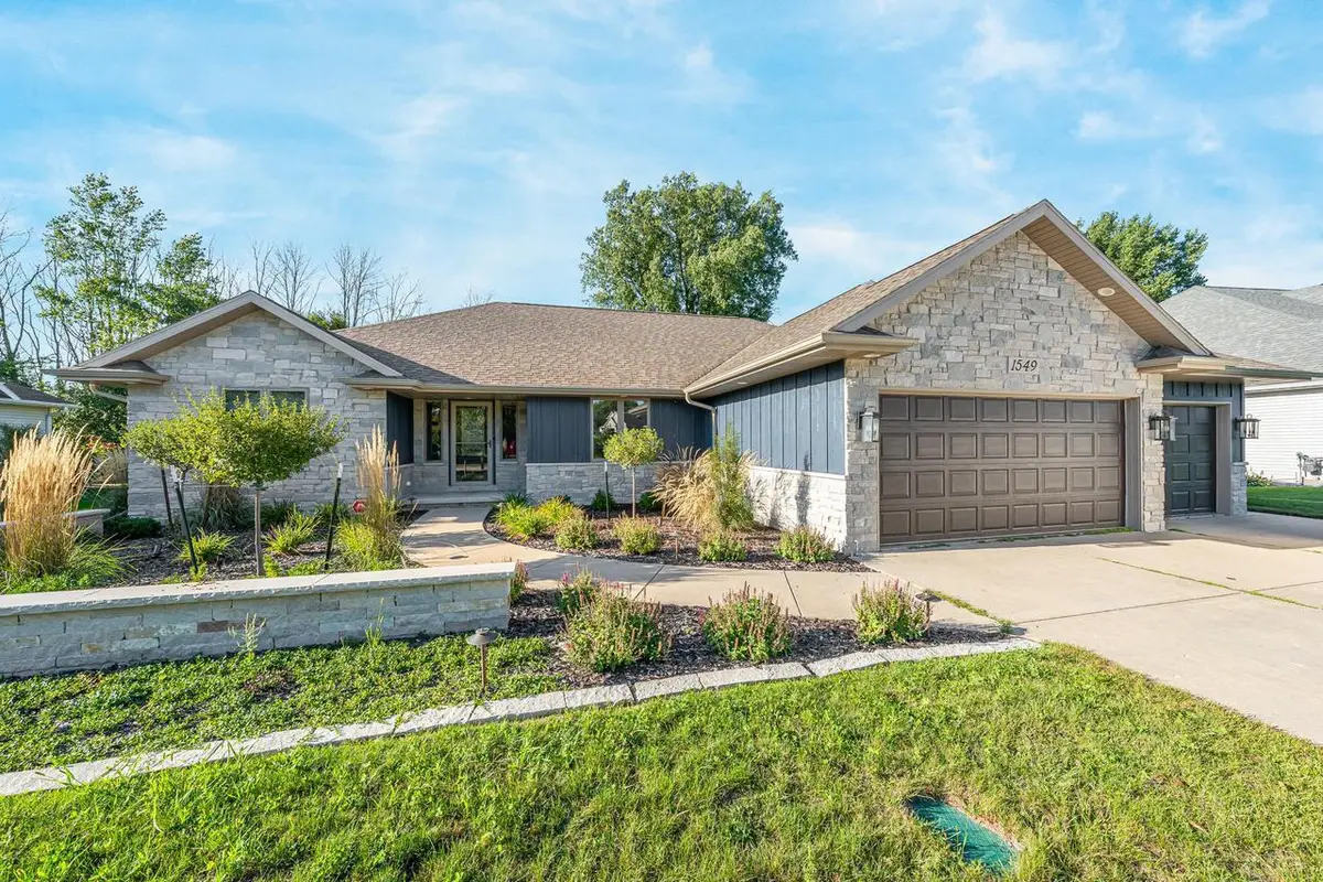 1549 BELLE PLANE CIRCLE, Green Bay, WI 54313 - #1