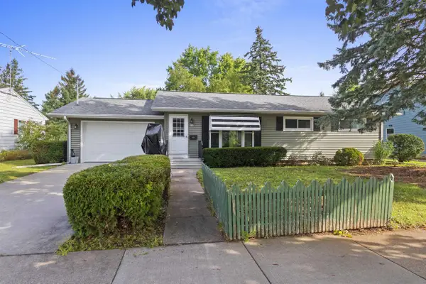 896 W 18TH AVENUE, Oshkosh, WI 54902