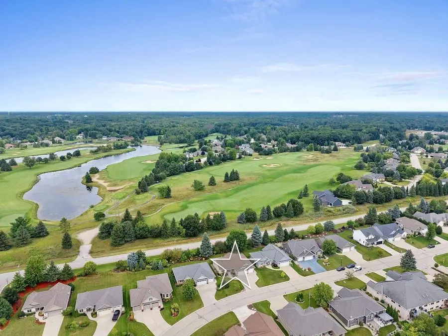 1004 HEYERDAHL HEIGHTS, Hobart, WI 54313 - #3