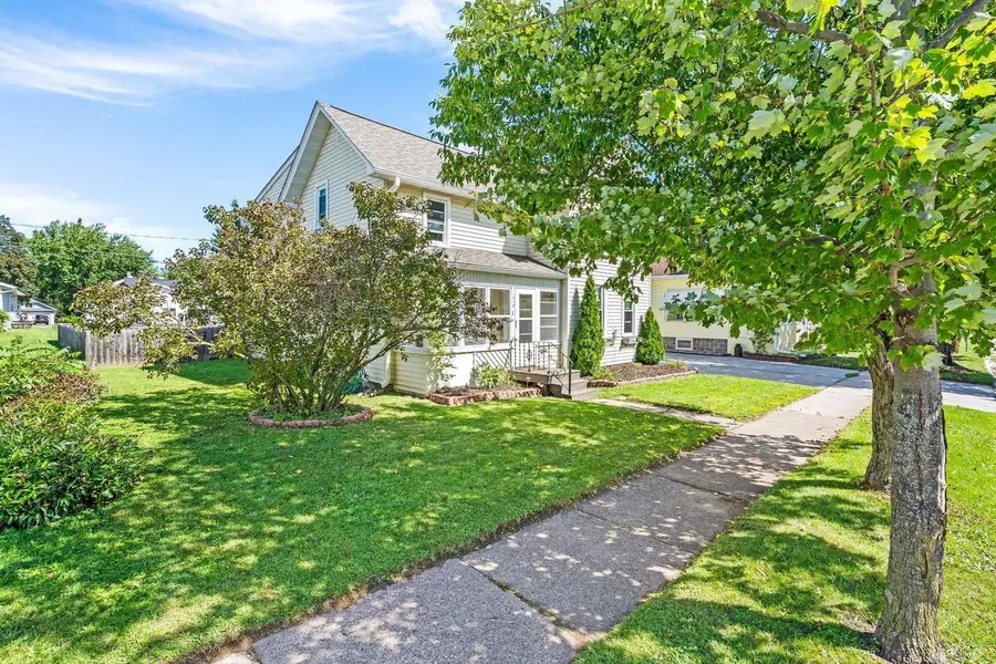 315 E QUINCY STREET, New London, WI 54961 - #3