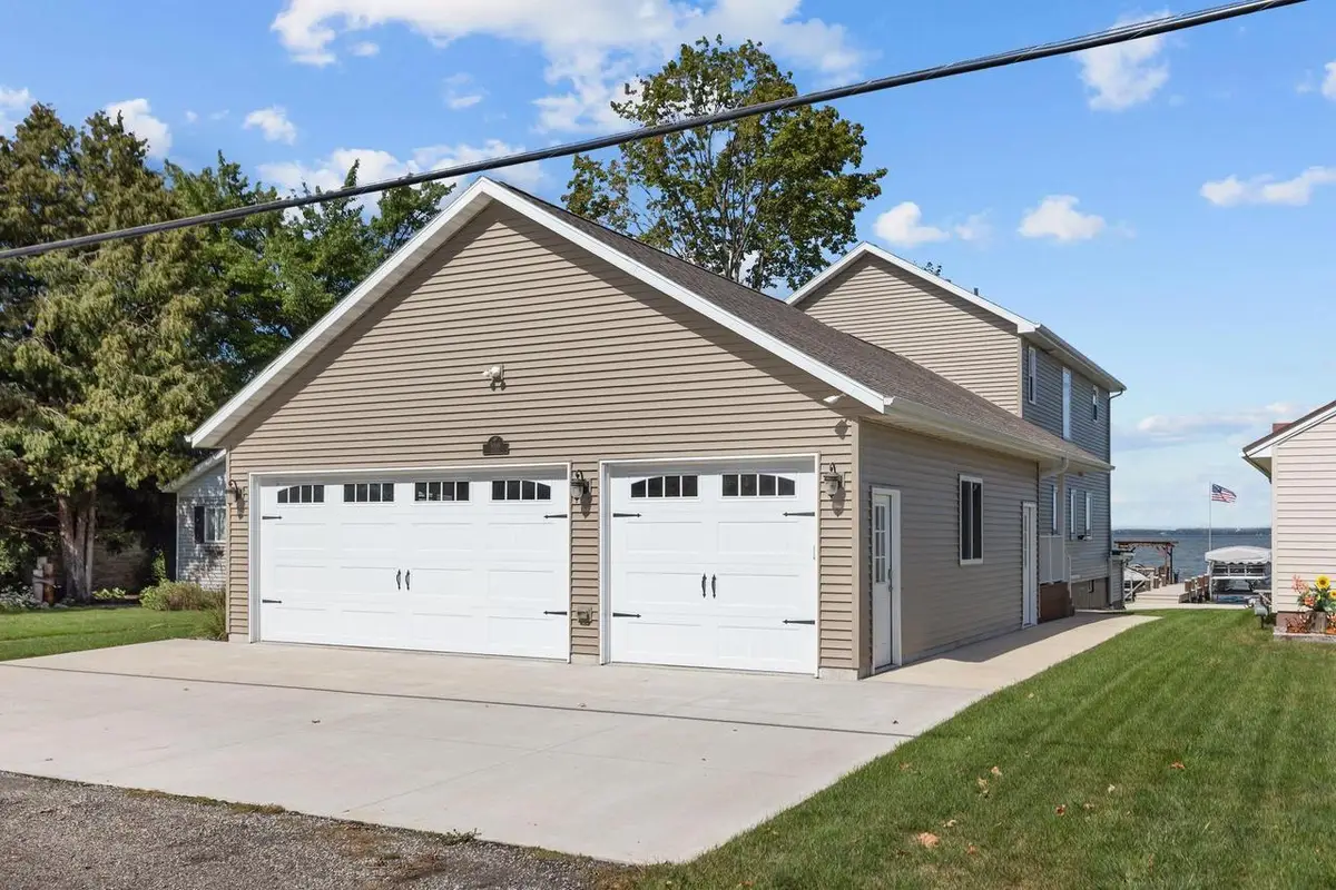 8388 OCONNELLS RESORT ROAD, Winneconne, WI 54986 - #1