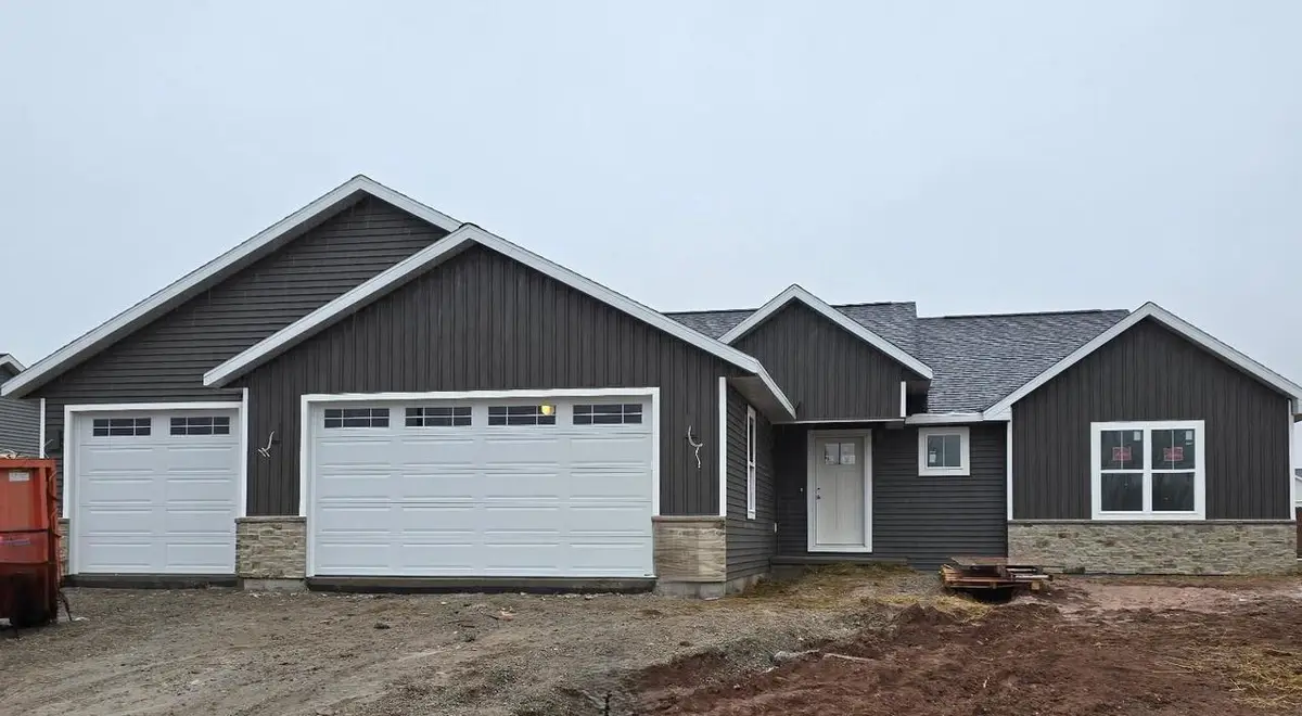 3375 S VAIL LANE, Appleton, WI 54915 - #1