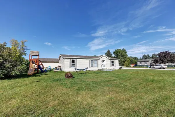 271 W MAIN STREET, Mishicot, WI 54228