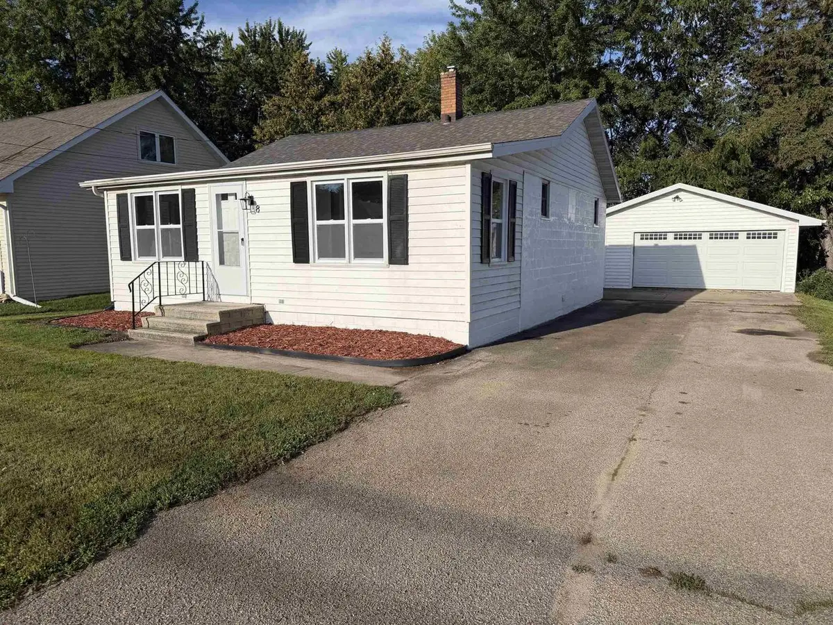 8 S 5TH STREET, Winneconne, WI 54986 - #1