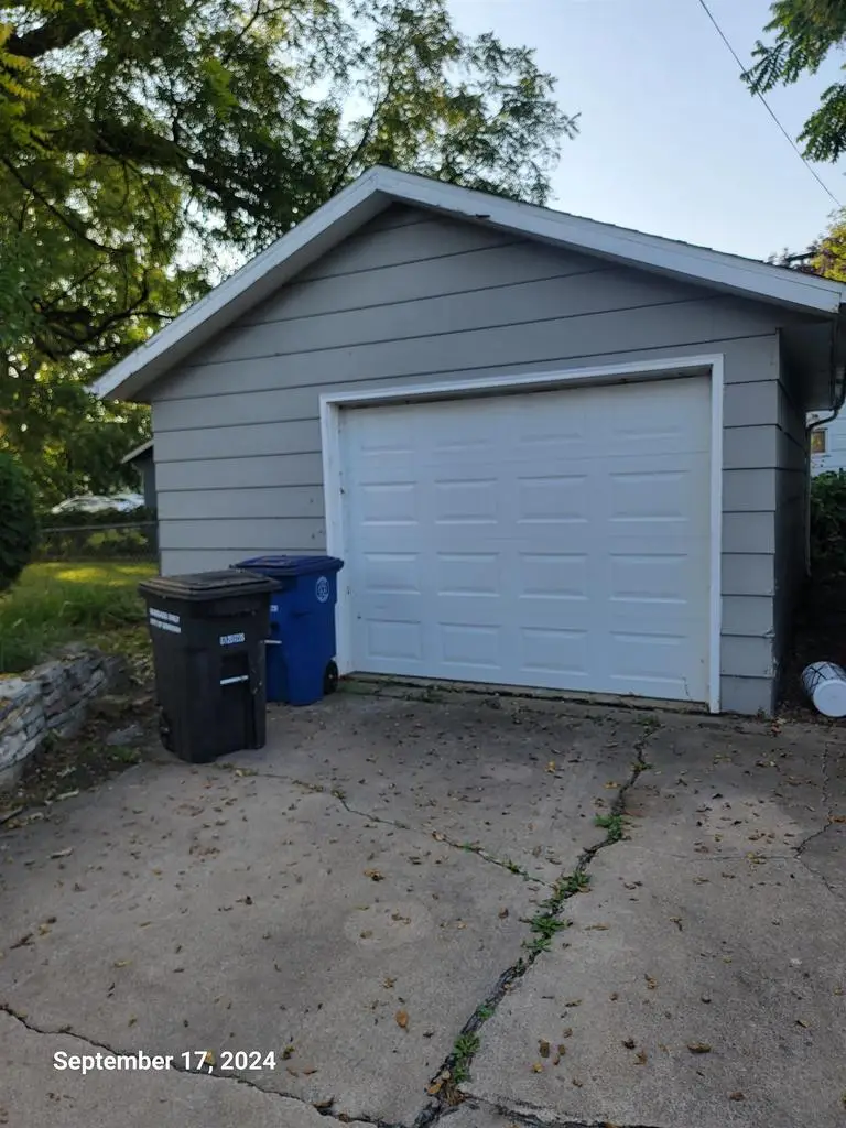 319 W MELVIN AVENUE, Oshkosh, WI 54901 - #2