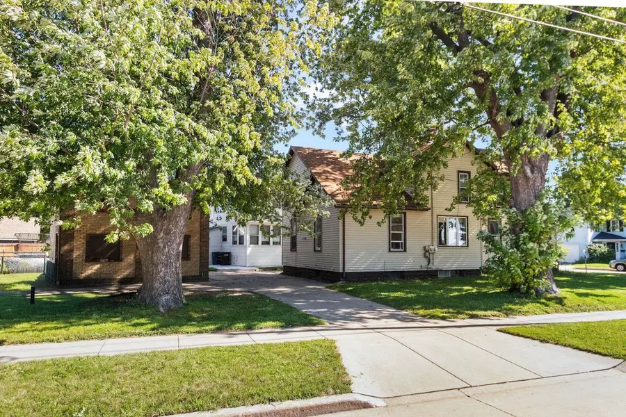 3 EVELINE STREET, Oshkosh, WI 54901 - #3