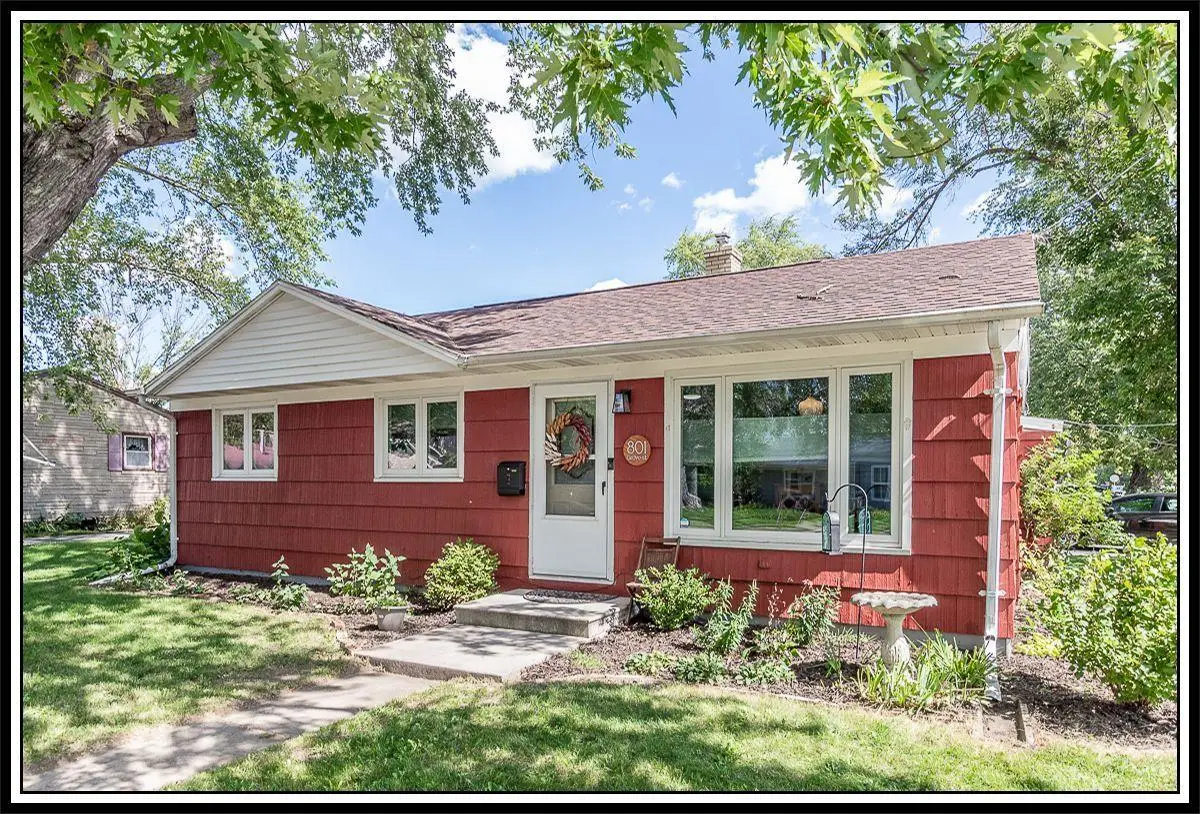 801 GROVE STREET, Menasha, WI 54952 - #1