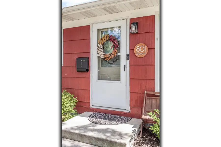 801 GROVE STREET, Menasha, WI 54952 - #3