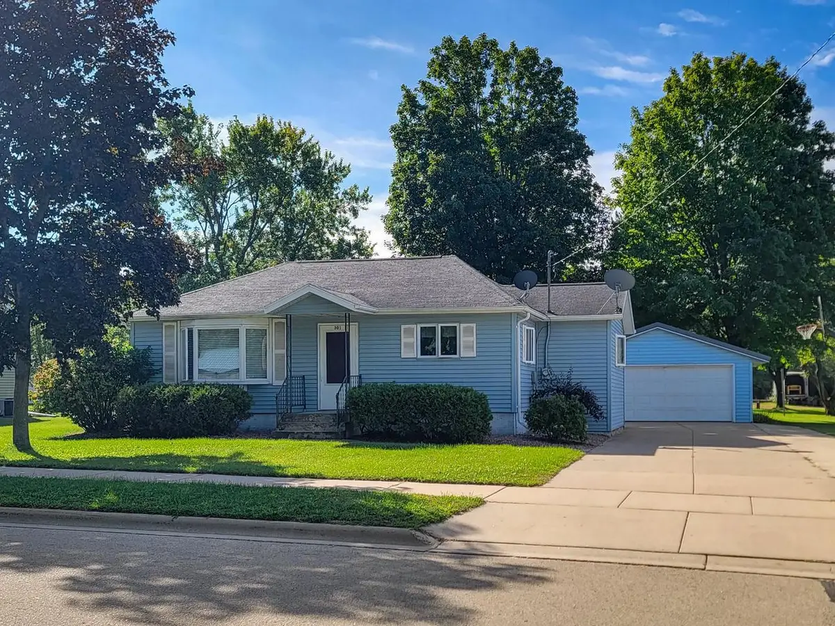301 W HOWARD STREET, Manawa, WI 54949 - #1