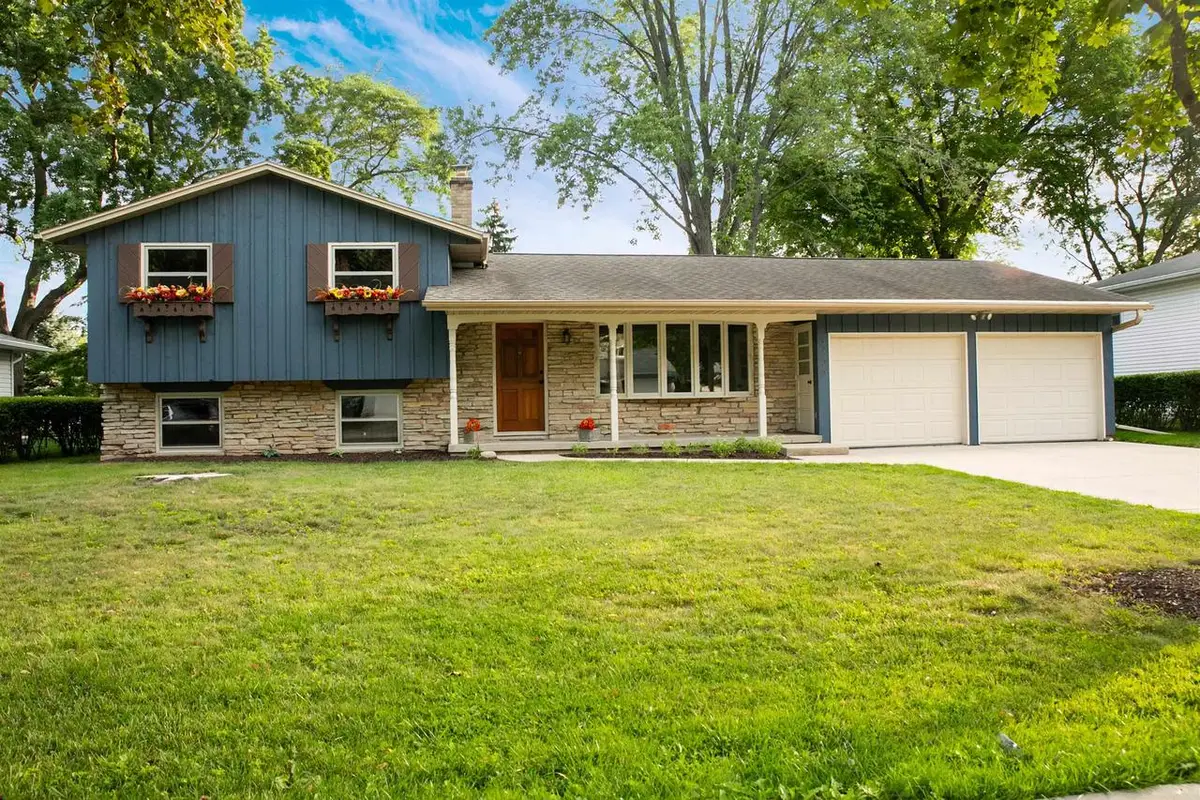 1255 APRIL LANE, Green Bay, WI 54304 - #1