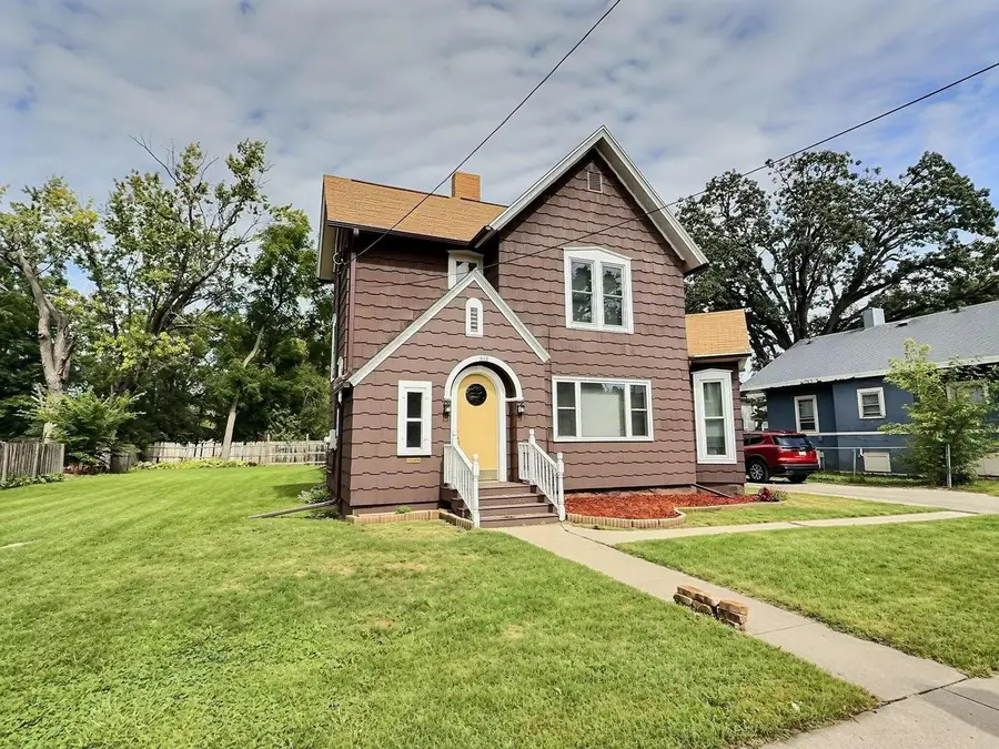 610 W IRVING AVENUE, Oshkosh, WI 54901 - #2