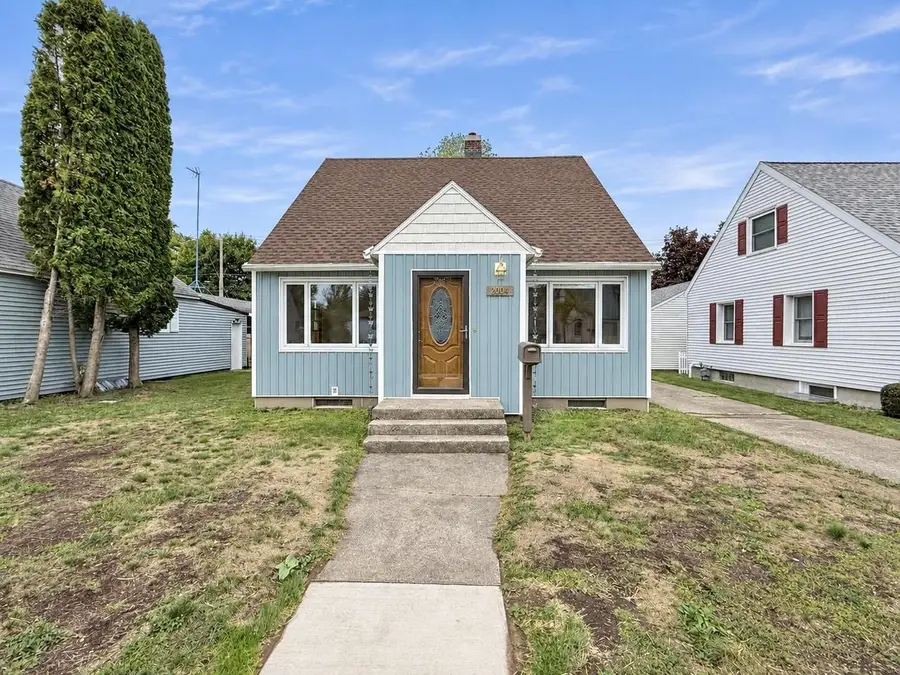 2004 17TH AVENUE, Menominee, MI 49858 - #2