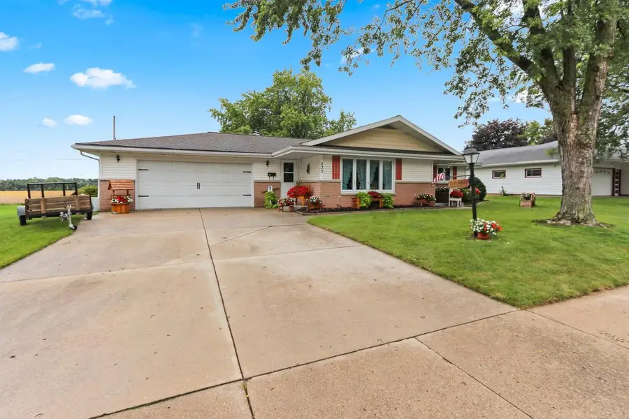 233 E NATIONAL AVENUE, Brillion, WI 54110 - #2