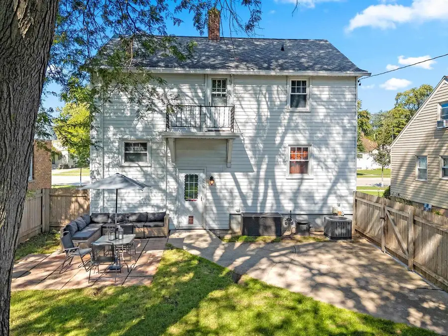 1109 12TH AVENUE, Green Bay, WI 54304 - #2
