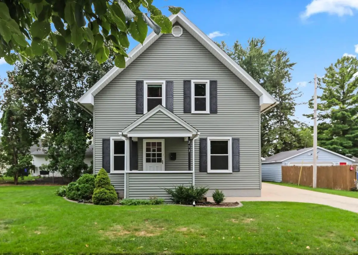 213 W MARQUETTE STREET, Appleton, WI 54911 - #1