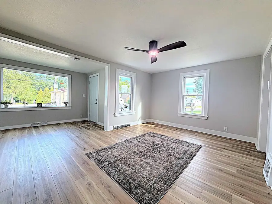 622 TOWER AVENUE, Kellnersville, WI 54215 - #2
