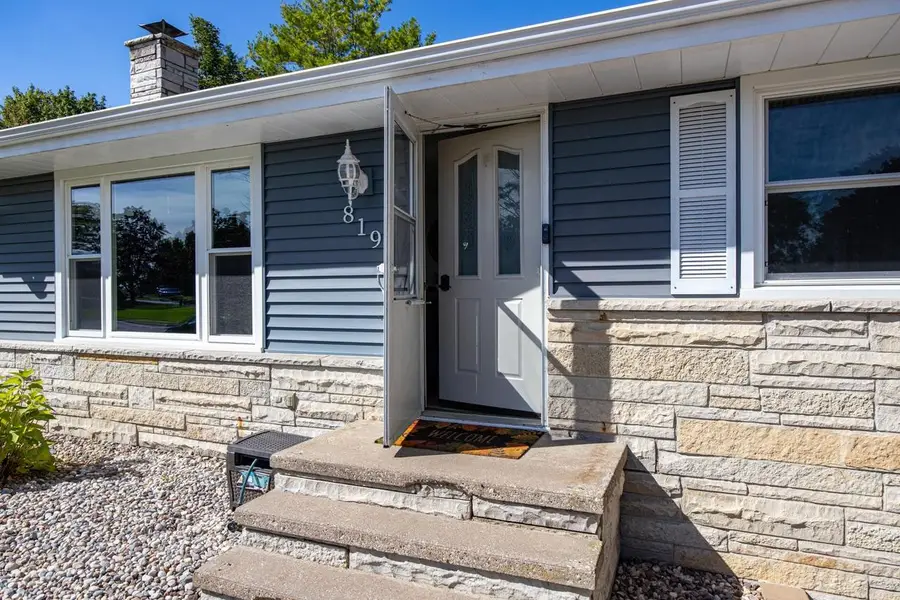 819 GIESE STREET, Hortonville, WI 54944 - #3