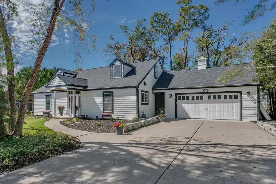 1701 S HILLCREST DRIVE, Appleton, WI 54914 - #3