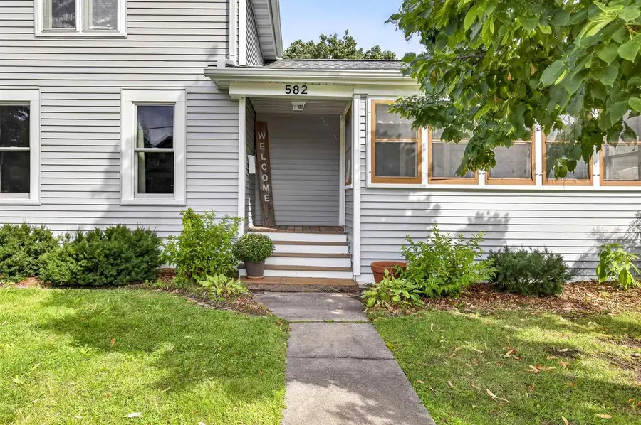 582 OAK STREET, Neenah, WI 54956 - #2
