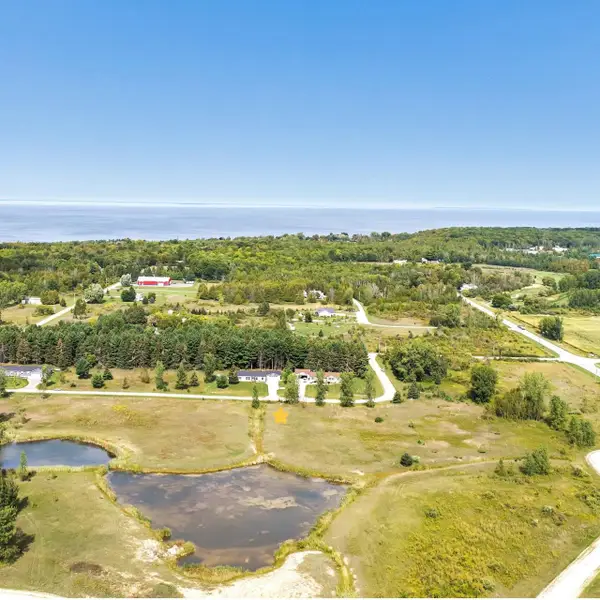 N SUMMERSET CIRCLE, Sturgeon Bay, WI 54235