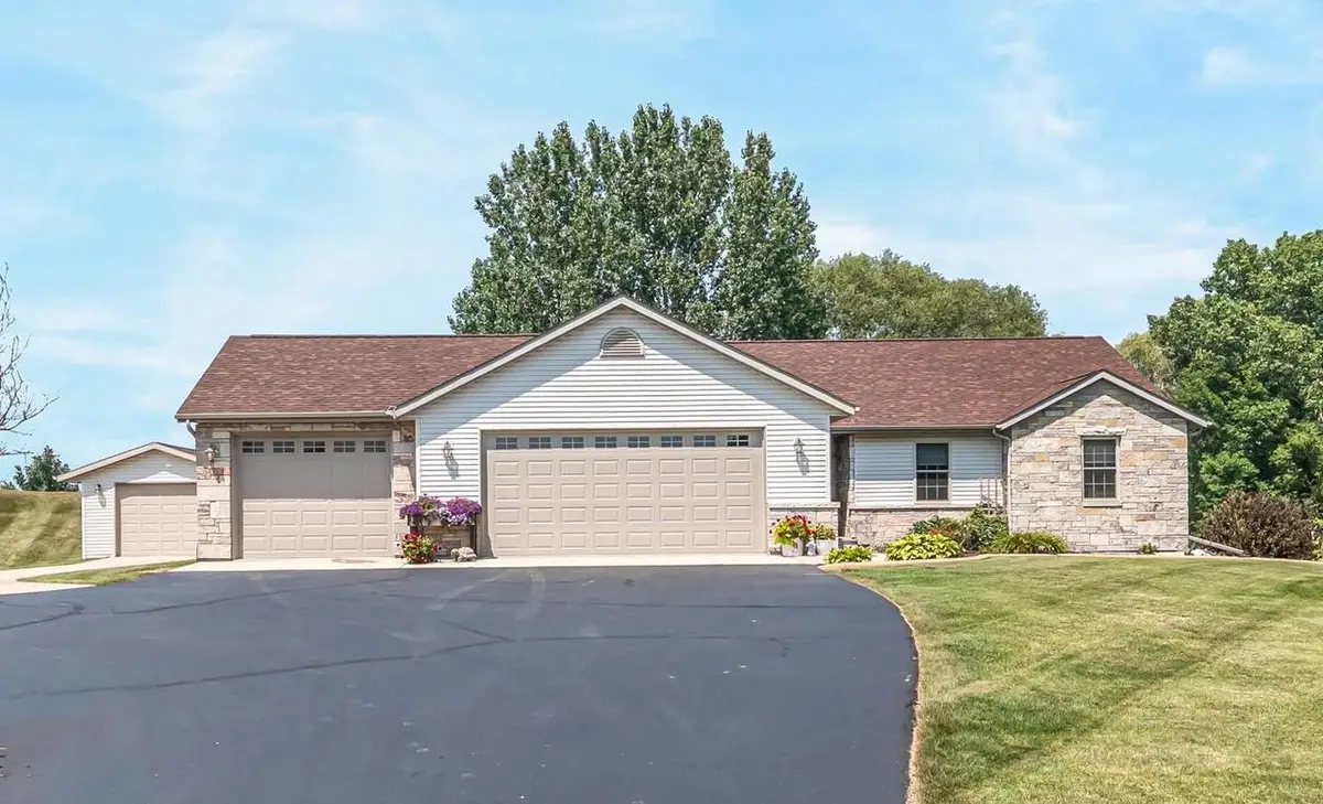 206 DONOVAN CIRCLE, Rosendale, WI 54974 - #1