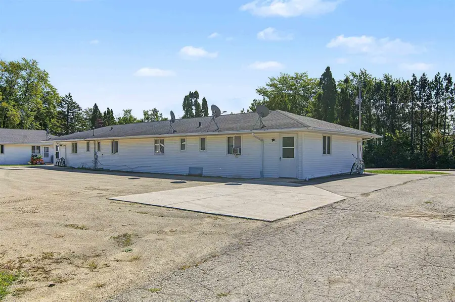 121 W GLENBROOK DRIVE, Pulaski, WI 54162 - #2