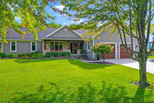 1000 CROWN POINTE CIRCLE, Suamico, WI 54173