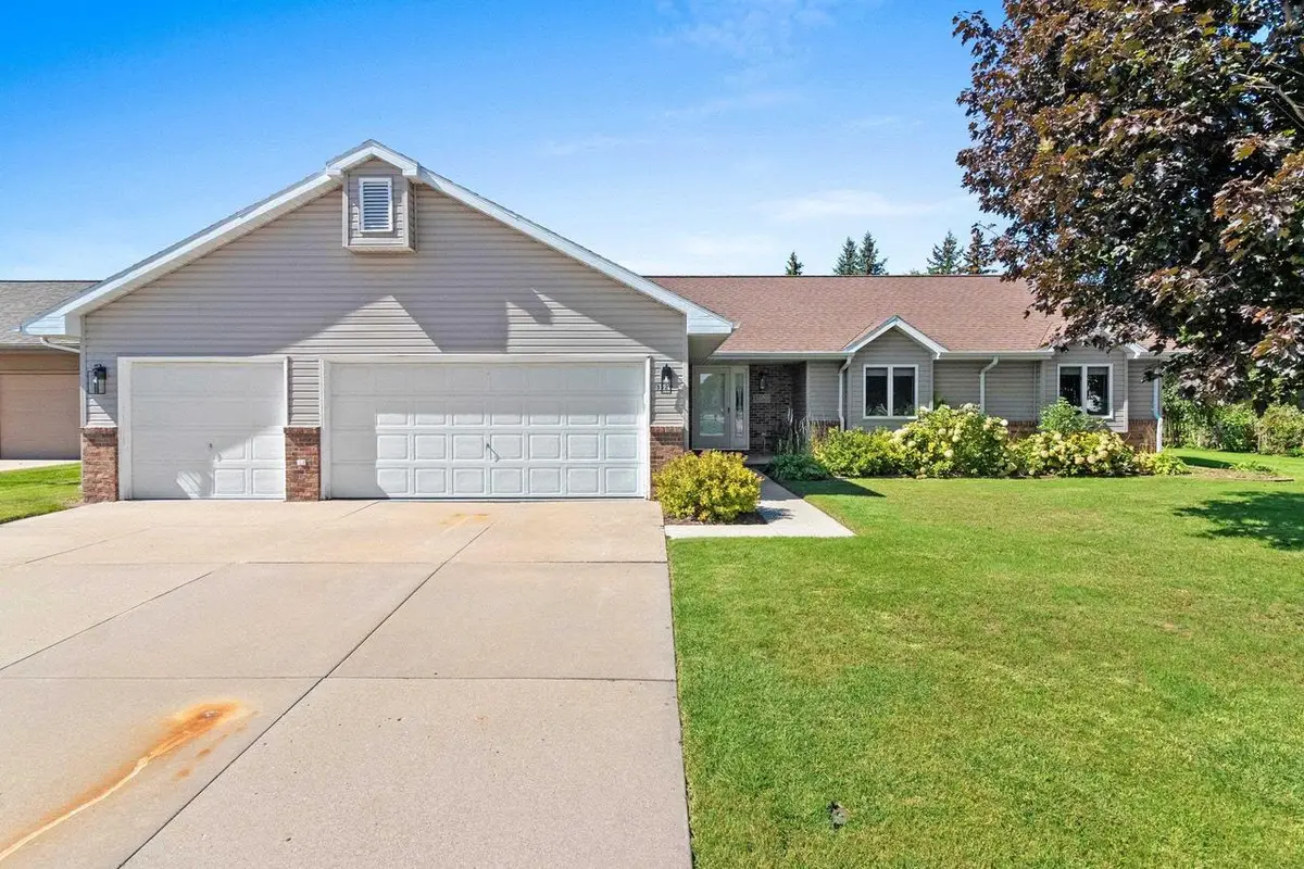 3529 N CHAPPELL DRIVE, Appleton, WI 54914 - #1