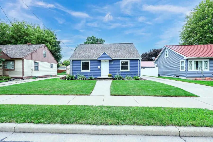 1715 E COLLEGE AVENUE, Appleton, WI 54915 - #3