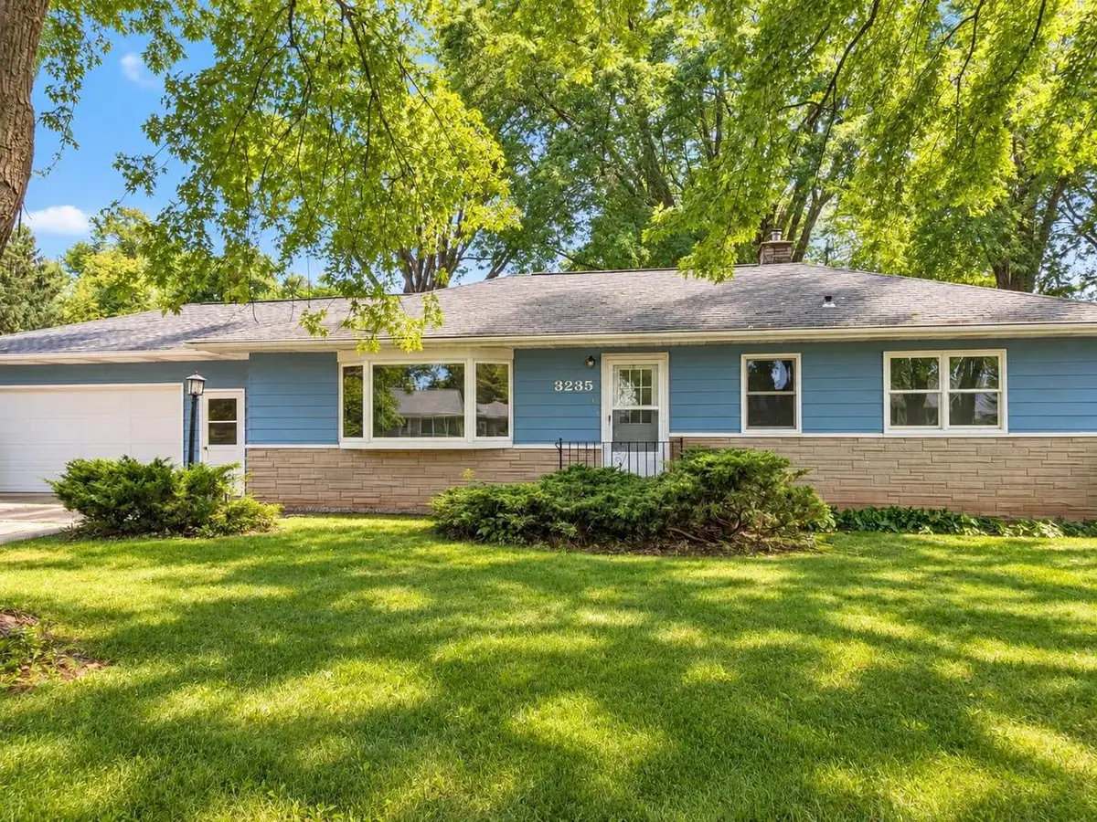 3235 N MORRISON STREET, Appleton, WI 54911 - #1