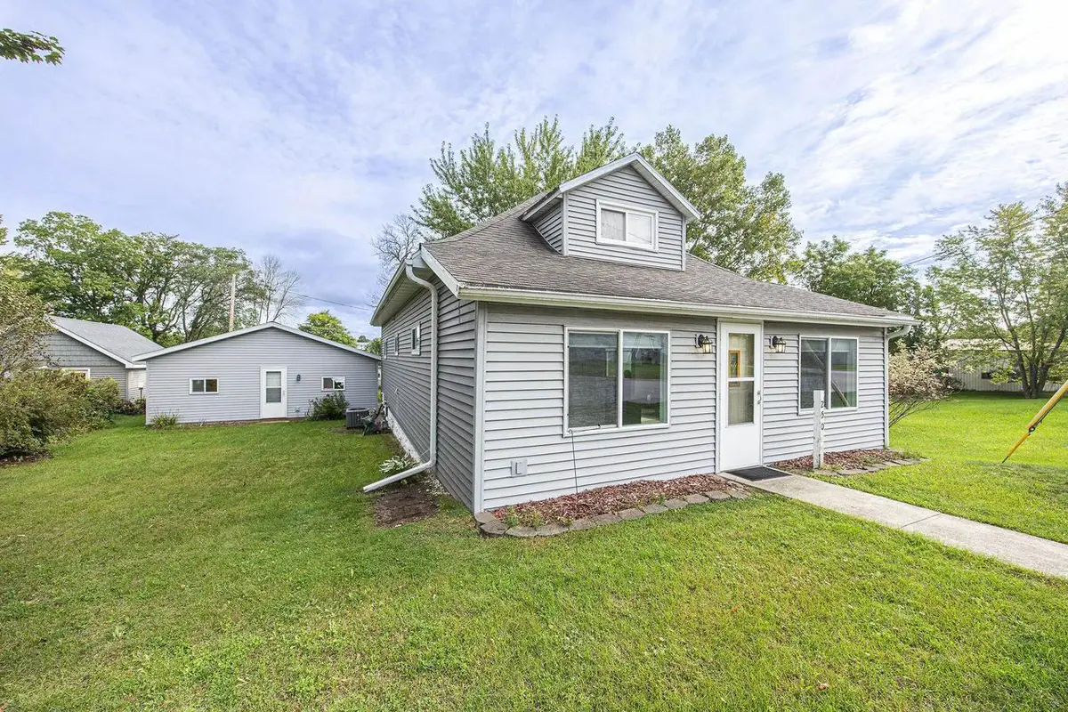 250 N OAKLAND AVENUE, Oconto Falls, WI 54154 - #1