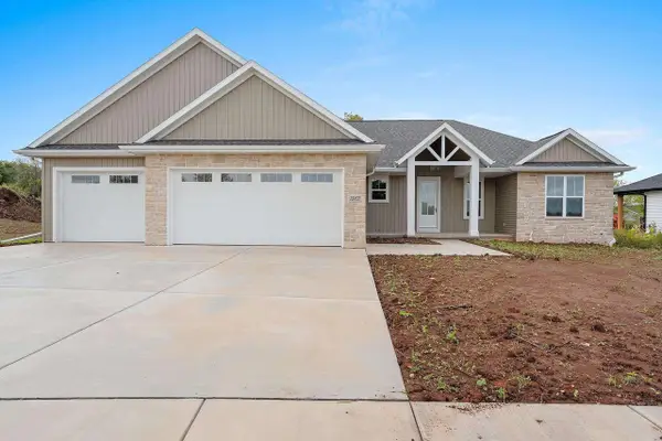 1582 RED HAWK LANDING TRAIL, De Pere, WI 54115