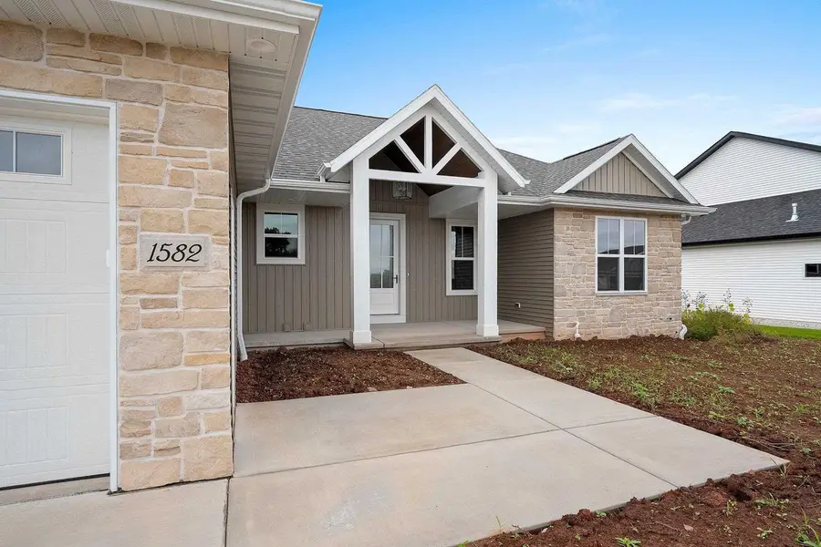1582 RED HAWK LANDING TRAIL, De Pere, WI 54115 - #2