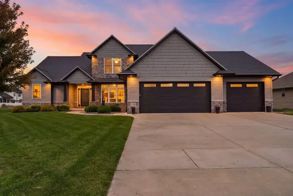 1774 APPLEWOOD DRIVE, De Pere, WI 54115